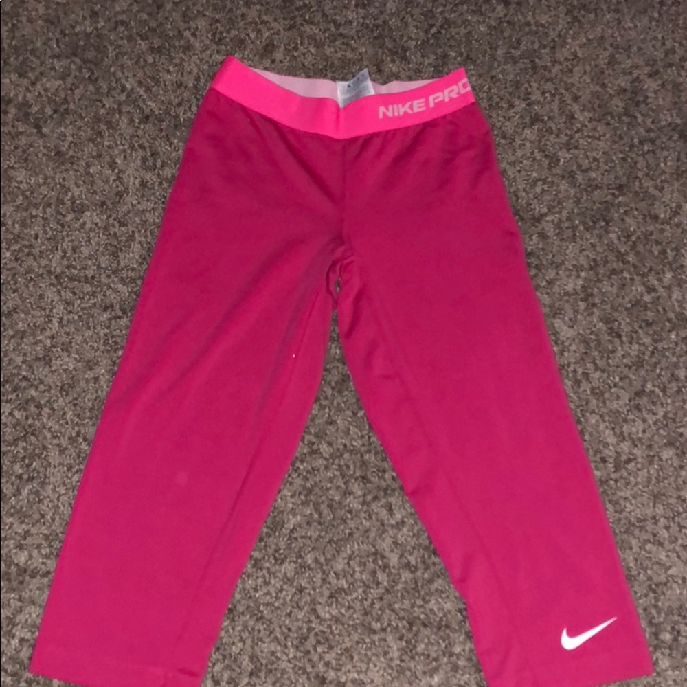 Nike Pro capris